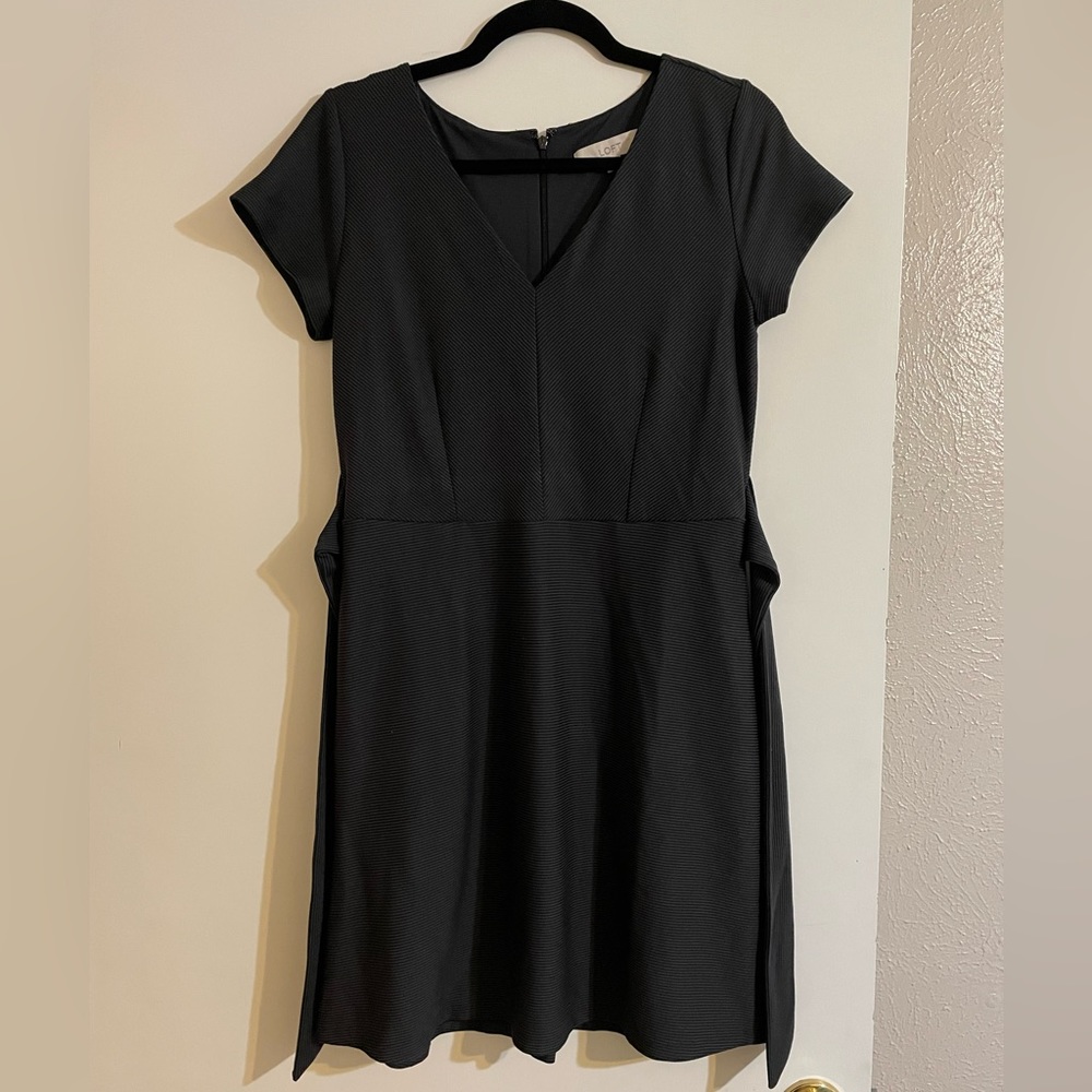 Loft Fit and Flare Ribbed Black Dress V Neck Short Sleeved w/ Pockets 10 Petite